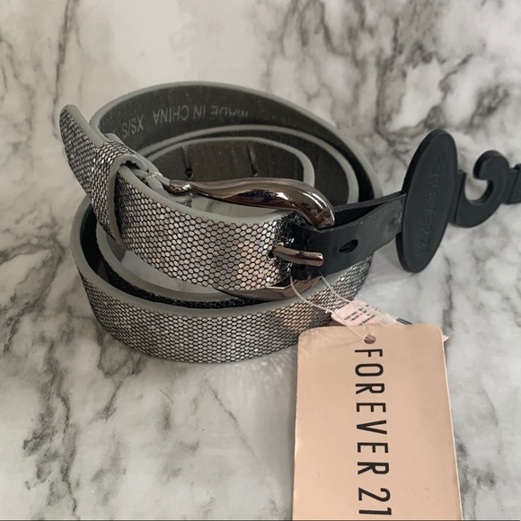 Forever 21 Accessories - 4/20$ Forever 21 sliver belt NWT size small